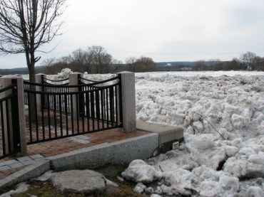 flood-level marker with ice jam (March 8, 2009)
