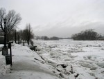 ice floes seen from the Riverside Park esplanade looking west – Schenectady Stockade – 11Mar2011 7&nbsp;AM