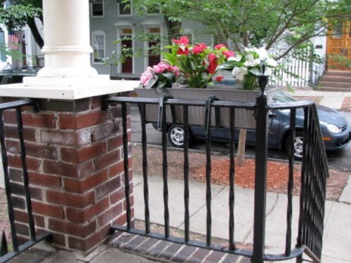porch flower planter 16 Washington Av 09June09