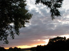 sunset seen from Emily Polachek's market at Riverside Park 06Aug09