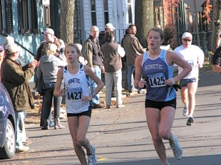 two young runners passing Lawrence Circle - Stockade-athon 2009