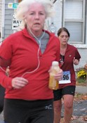 runner turns onto Washington Ave. - Stockade-athon 2009