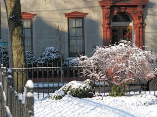 corner of Union and N. Church St. with Stockade Inn door and 1st Reform Church yard - 06Dec09