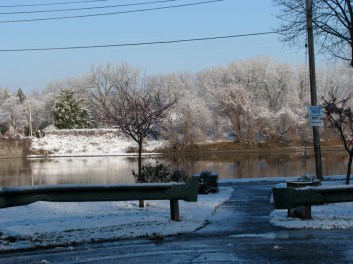 Mohawk River seen from the end of Governor's Lane - Schenectady - 06Dec09