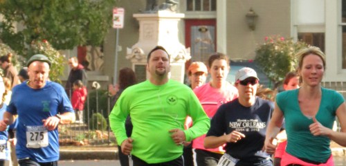 runners pass Lawrence Circle in the 2012 Stockade-athon