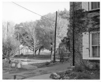 RiversideParkNarrowTrail