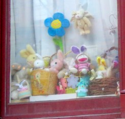 207 Union St - Easter Display
