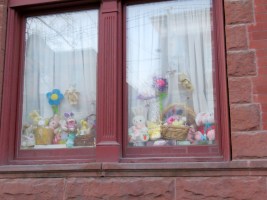 207 Union St - Easter Display